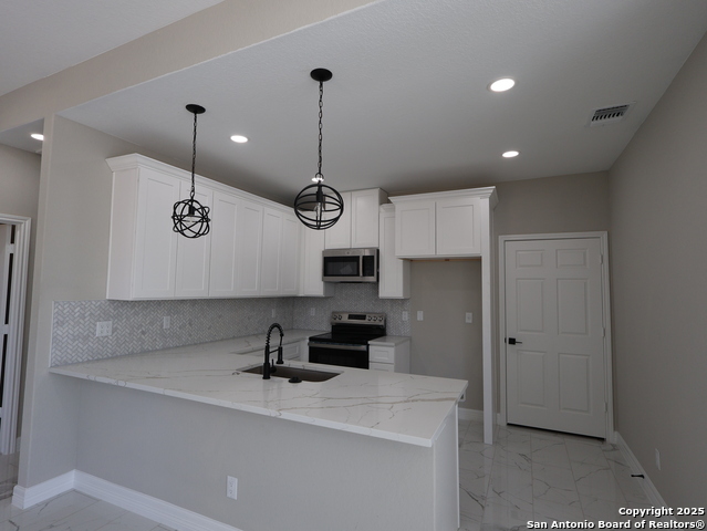 Image 10 of 16 For 8803 Rockport