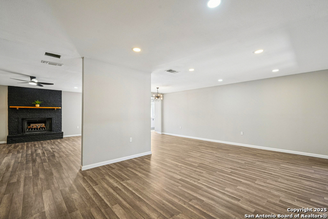 Image 17 of 30 For 13334 Los Indios