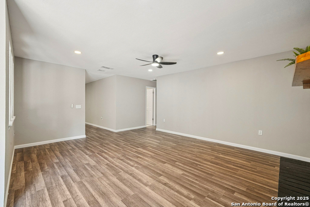 Image 21 of 30 For 13334 Los Indios