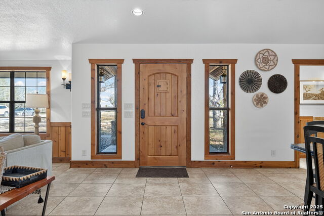 Listing photo id 5 for 15326 Gross Lane