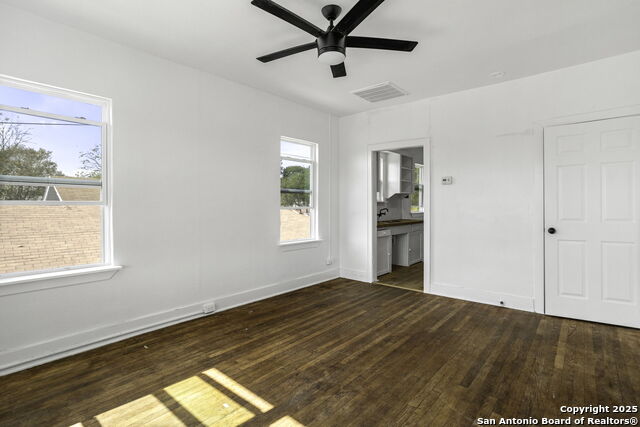 Image 11 of 17 For 2011 Cincinnati Ave