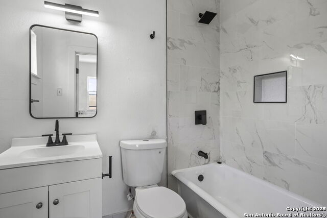 Image 12 of 17 For 2011 Cincinnati Ave