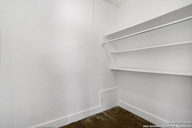 Image 13 of 17 For 2011 Cincinnati Ave