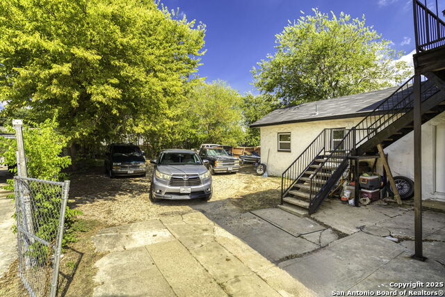 Image 16 of 17 For 2011 Cincinnati Ave