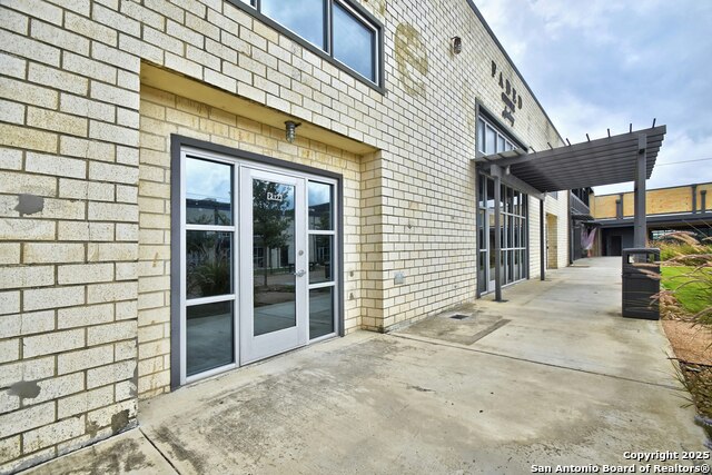 Listing photo id 10 for 215 Coca Cola  217