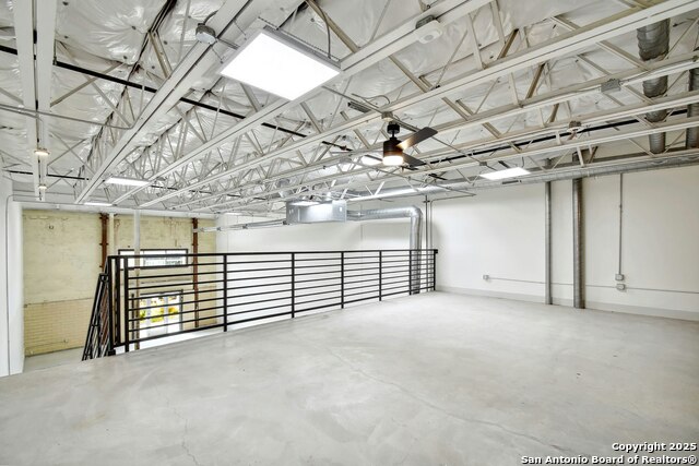 Listing photo id 14 for 215 Coca Cola  217