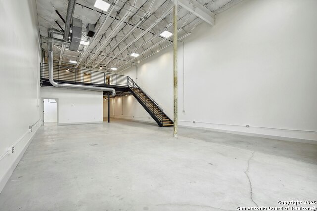 Listing photo id 0 for 215 Coca Cola  217