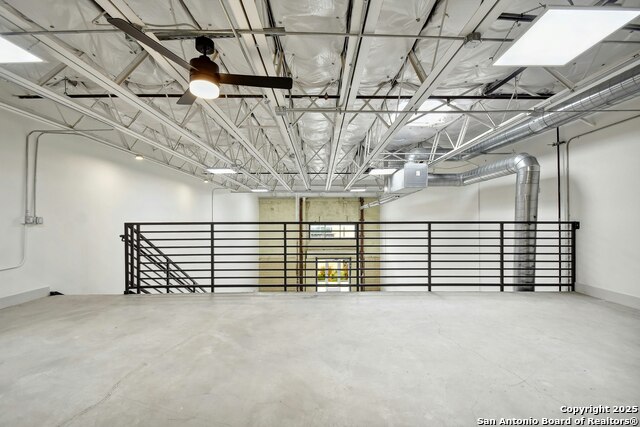 Listing photo id 20 for 215 Coca Cola  217