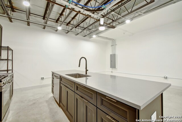 Listing photo id 22 for 215 Coca Cola  217