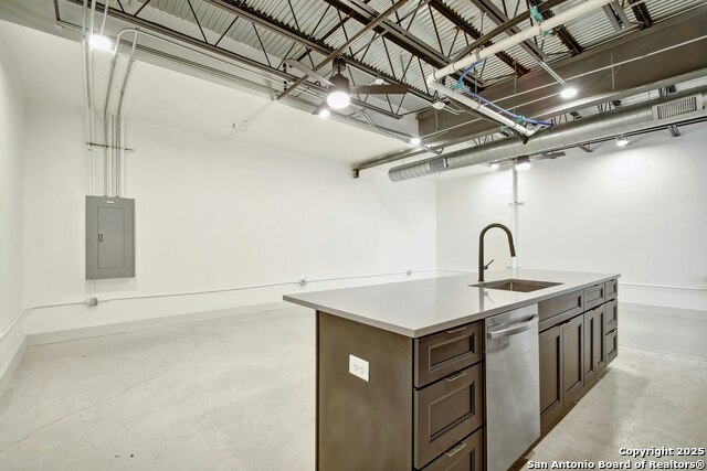 Listing photo id 23 for 215 Coca Cola  217