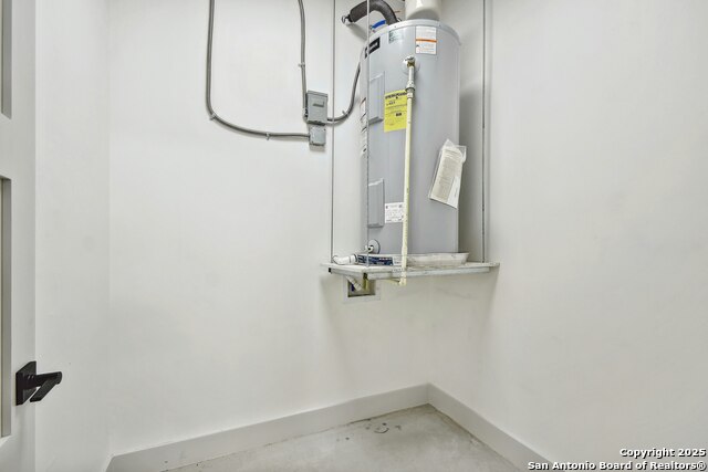 Listing photo id 30 for 215 Coca Cola  217