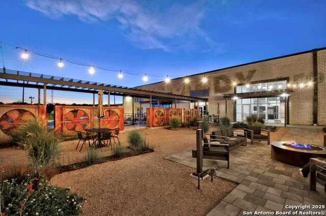 Listing photo id 4 for 215 Coca Cola  217