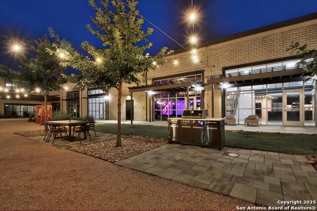 Listing photo id 5 for 215 Coca Cola  217