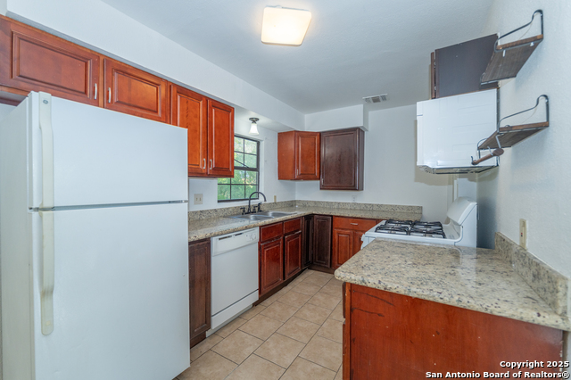 Image 10 of 33 For 515 Sumner