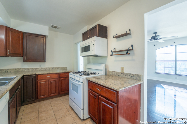 Image 11 of 33 For 515 Sumner