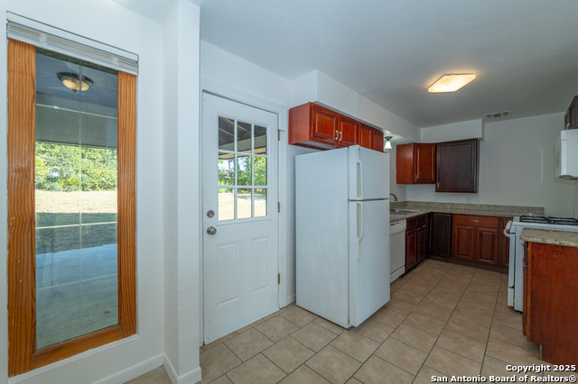 Image 9 of 33 For 515 Sumner