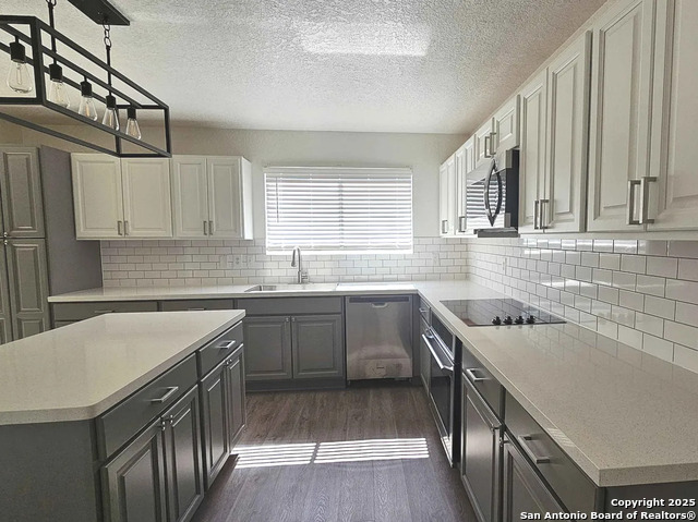 Image 14 of 29 For 607 Ridingate Farm