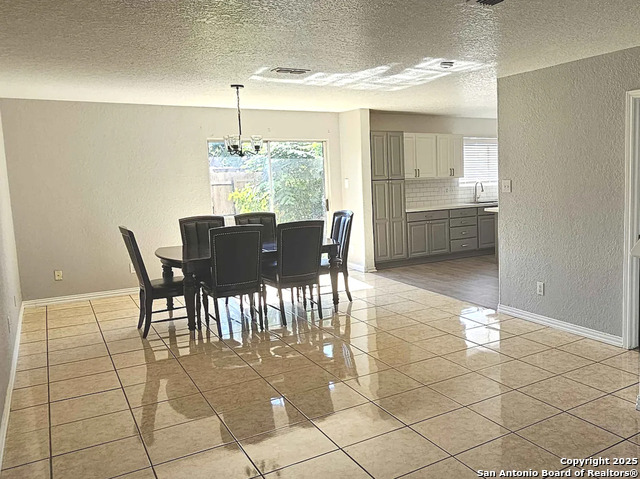 Image 7 of 29 For 607 Ridingate Farm