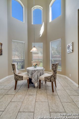 Listing photo id 9 for 8914 Woodland Pkwy