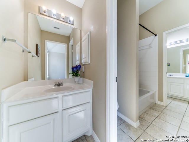 Listing photo id 21 for 8914 Woodland Pkwy