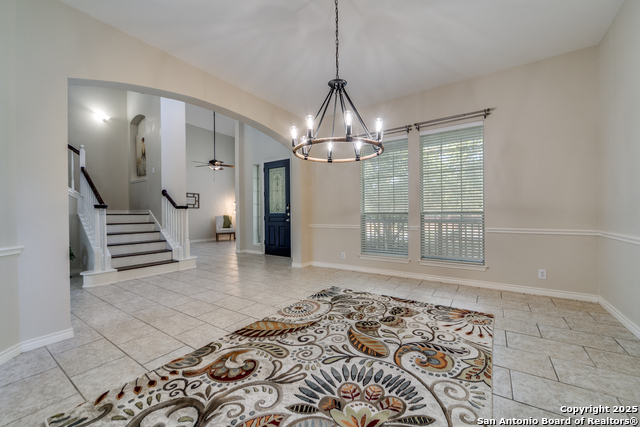 Listing photo id 2 for 8914 Woodland Pkwy