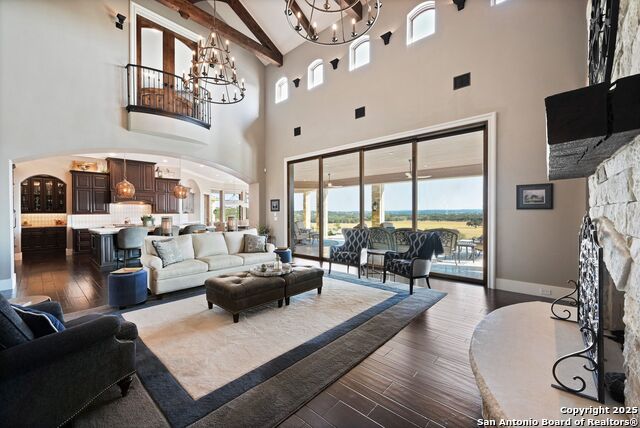 Image 14 of 171 For 325 River Ridge