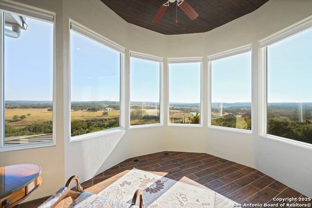 Image 61 of 171 For 325 River Ridge