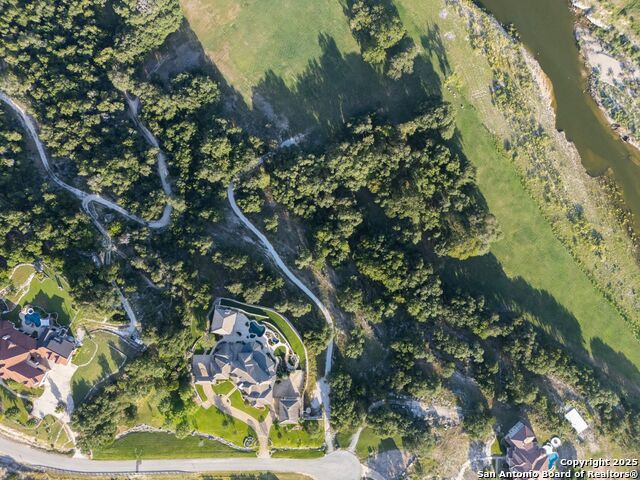 Image 7 of 171 For 325 River Ridge