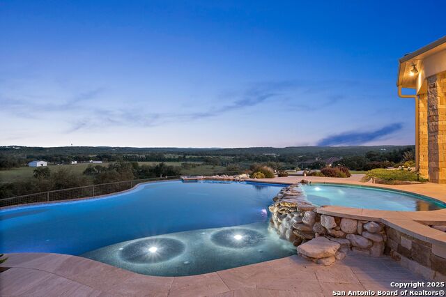 Image 87 of 171 For 325 River Ridge