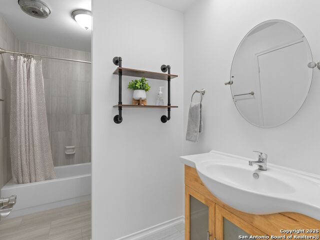 Image 23 of 34 For 4410 Pebble Hill