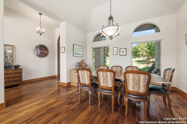 Listing photo id 11 for 4001 Bell Springs