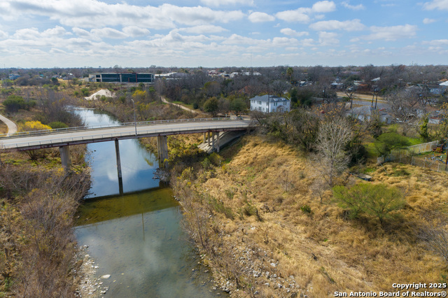 Image 11 of 20 For 333 Theo E