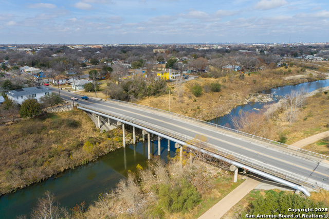 Image 12 of 20 For 333 Theo E