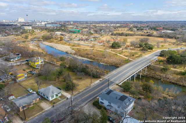 Image 4 of 20 For 333 Theo E