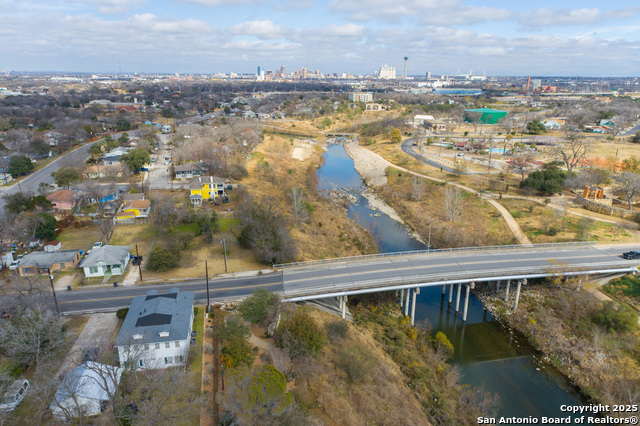 Image 5 of 20 For 333 Theo E