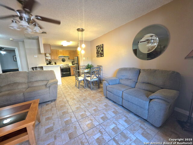 Image 5 of 19 For 5322 Medical Dr  D-103