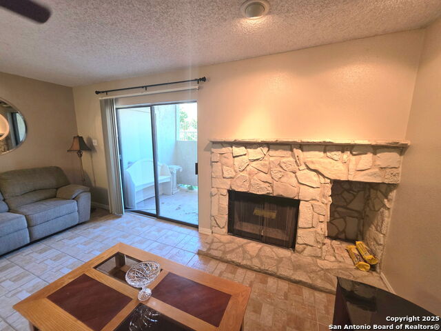 Image 6 of 19 For 5322 Medical Dr  D-103