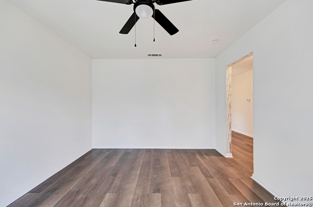 Image 21 of 25 For 4303 Sunshadow