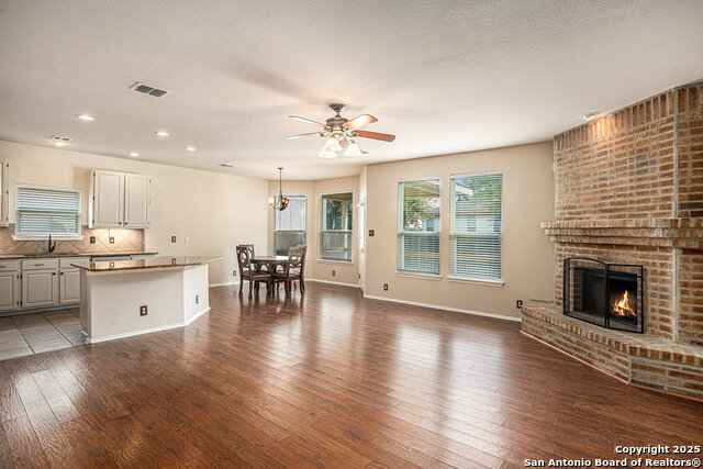 Image 10 of 39 For 125 Earhart Ln