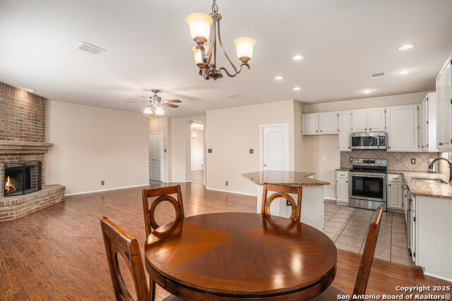 Image 14 of 39 For 125 Earhart Ln