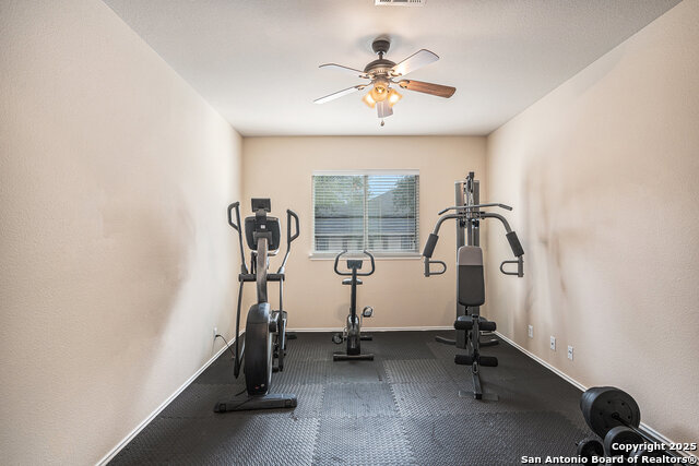 Image 17 of 39 For 125 Earhart Ln