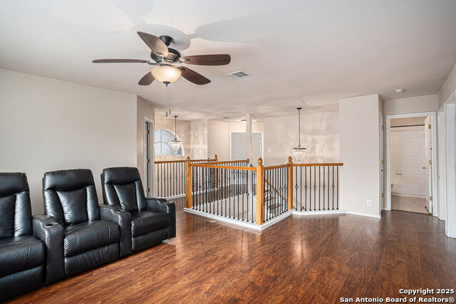 Image 21 of 39 For 125 Earhart Ln