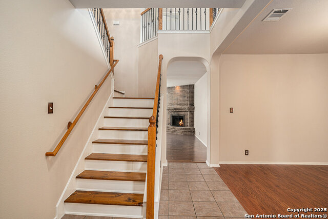 Image 5 of 39 For 125 Earhart Ln