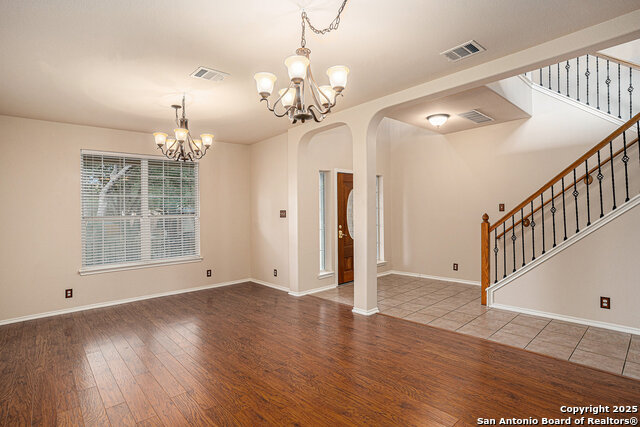 Image 7 of 39 For 125 Earhart Ln