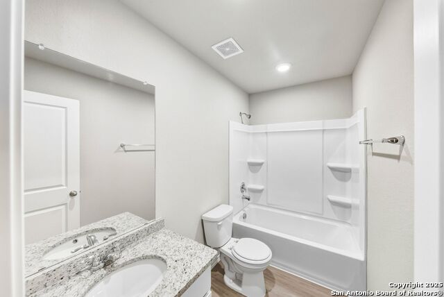 Image 22 of 37 For 266 Stefan Estate