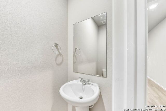 Image 28 of 37 For 266 Stefan Estate