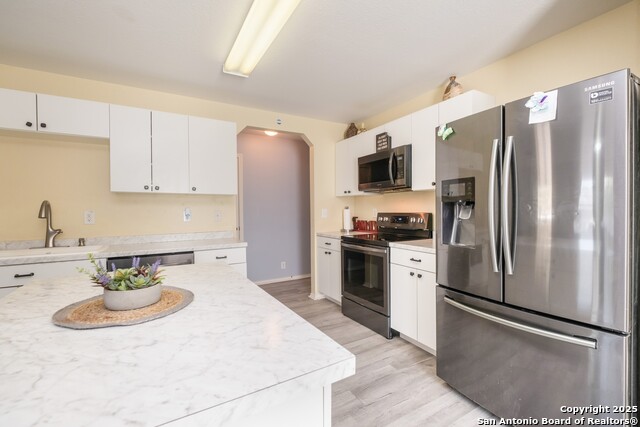 Image 10 of 39 For 24703 Maple Crest