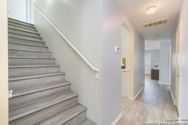 Image 20 of 39 For 24703 Maple Crest