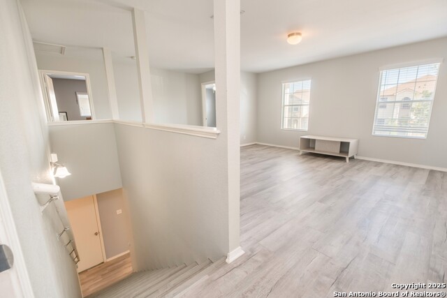 Image 21 of 39 For 24703 Maple Crest