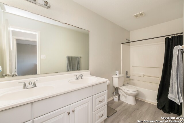 Image 33 of 39 For 24703 Maple Crest